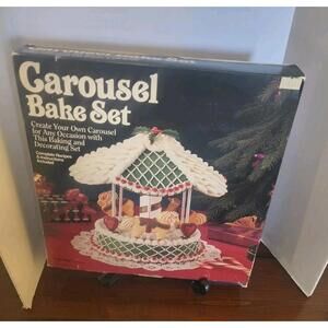 Fox Run Craftsmen Carousel Bake Set 8 Pc Icing Set USA 1992 Vintage New Open Box